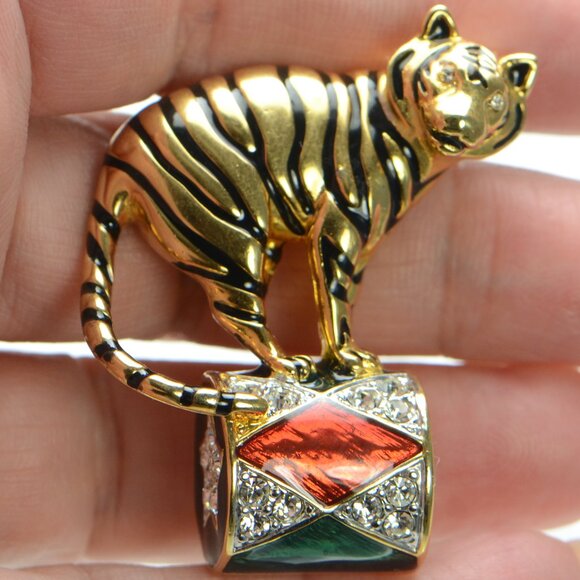 Vintage Kenneth Jay Lane KJL Enamel & Crystal Circus Tiger Pin Brooch - Picture 4 of 8